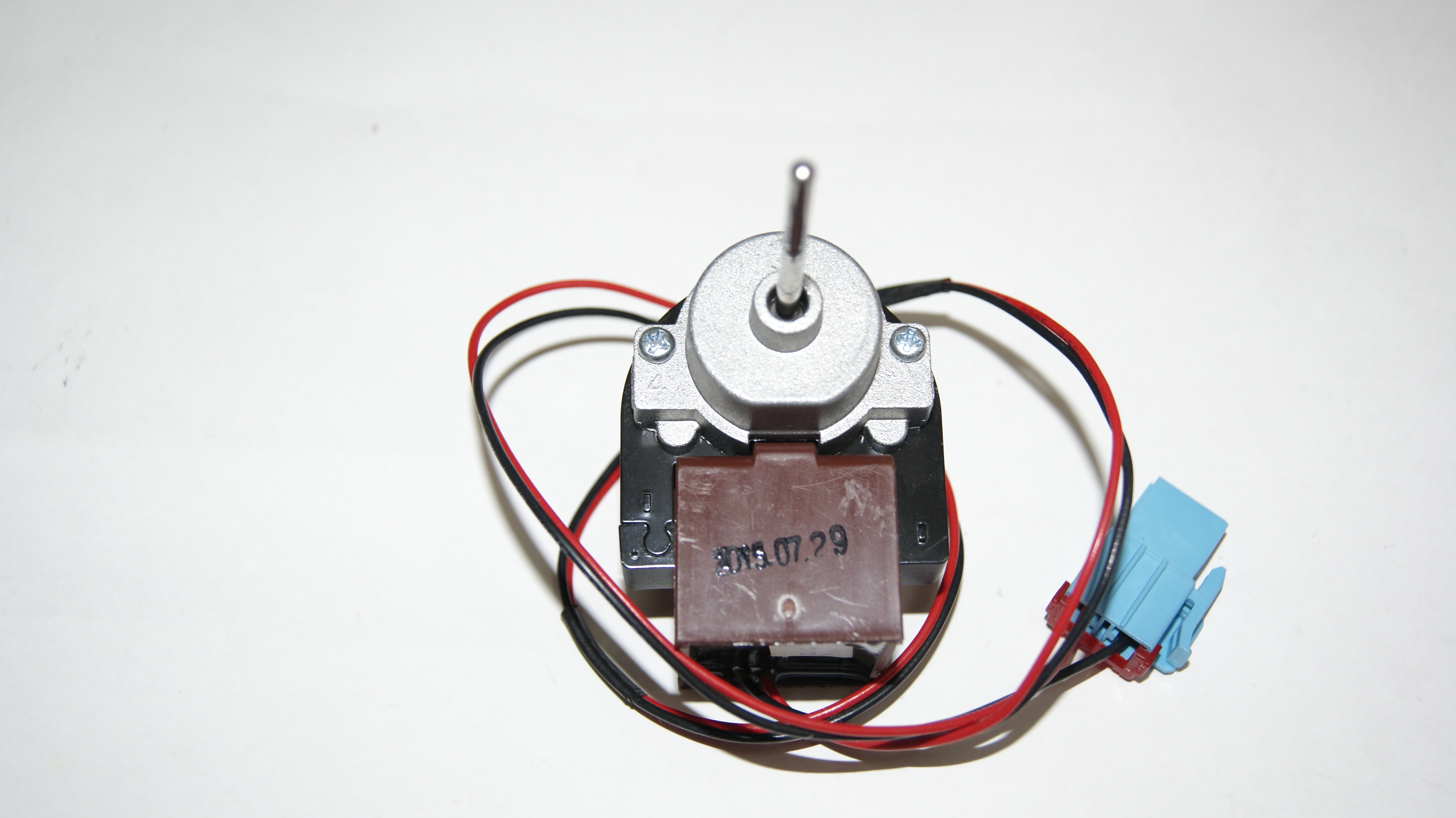 Вентилятор BOSCH 12v  1007296